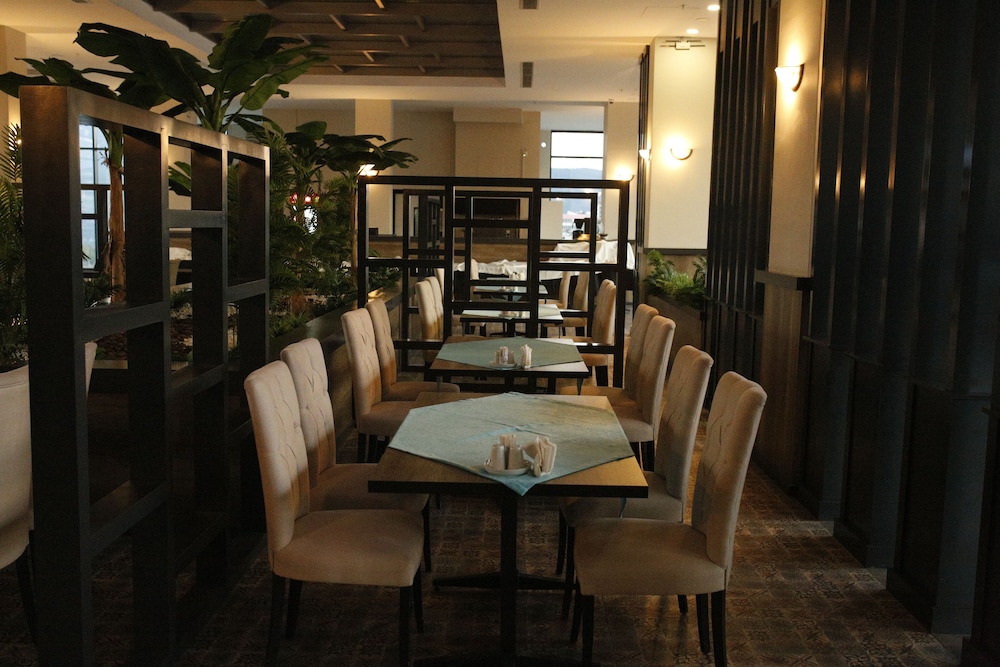 Kanyonvadi Hotel 33/47