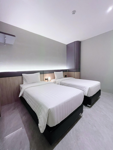 Superior, Twin Beds