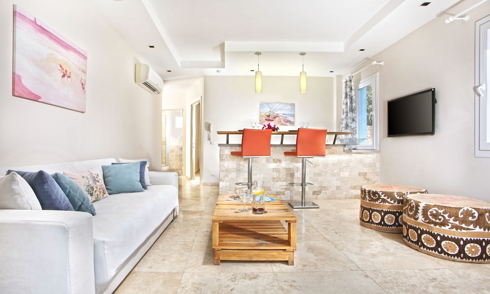 Saylam Suites 34/66