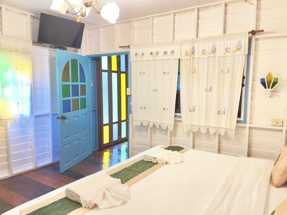 كابينة ديلوكس بسرير كوين، Baan Imm Sook Resort 4/9