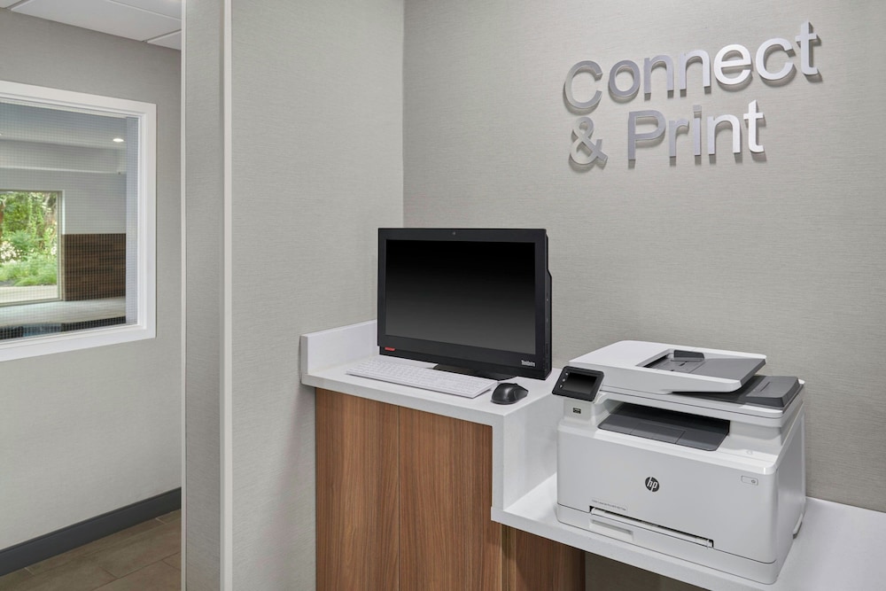 Fairfield Inn Suites By Marriott Detroit Farmington Hills 38/49