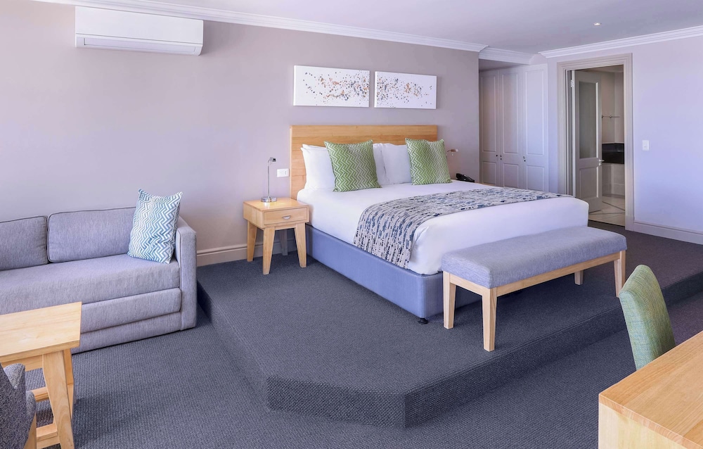 EXECUTIVE, KING BED, SEA VIEW