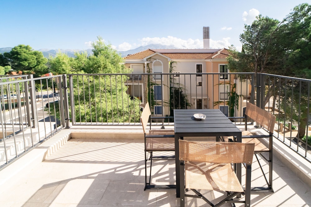 Lustica Bay Vacation Homes 8/50