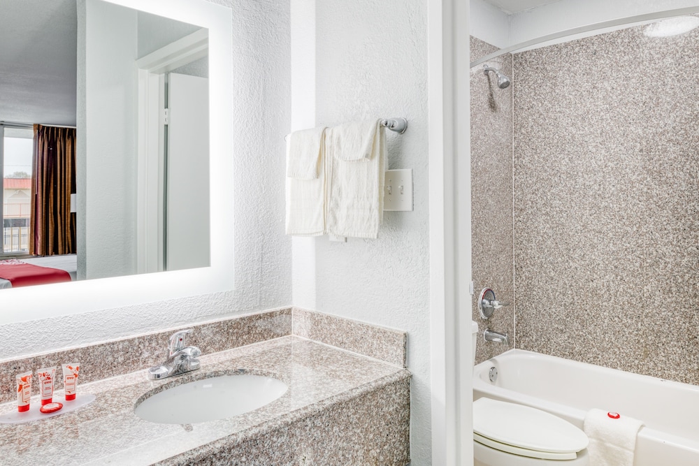 Hotel elev8 14/15