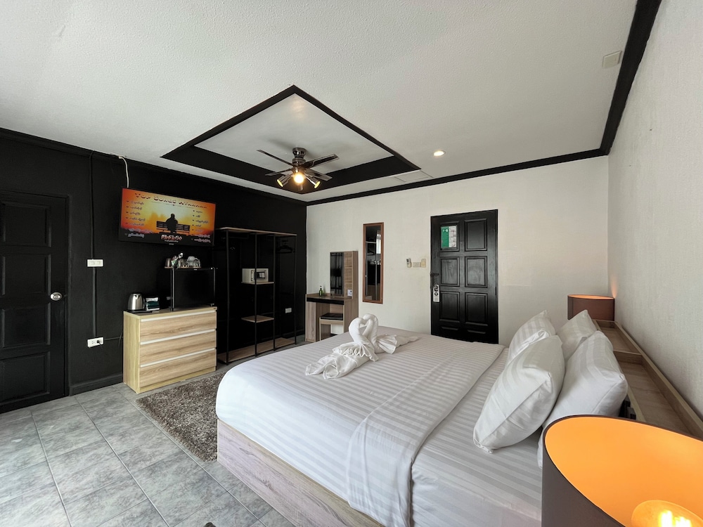 Harrys Steakhouse & Beach Hotel 16/50