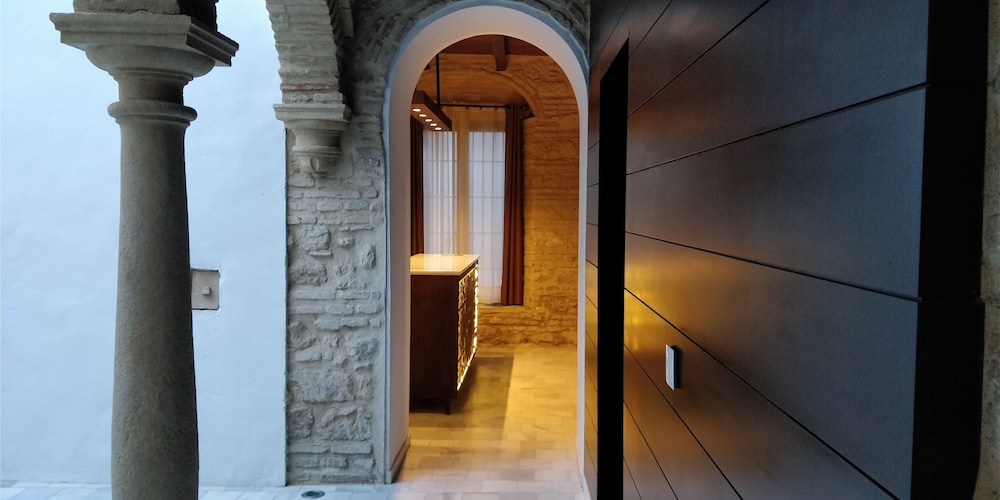 Patios Del Orfebre 40/64