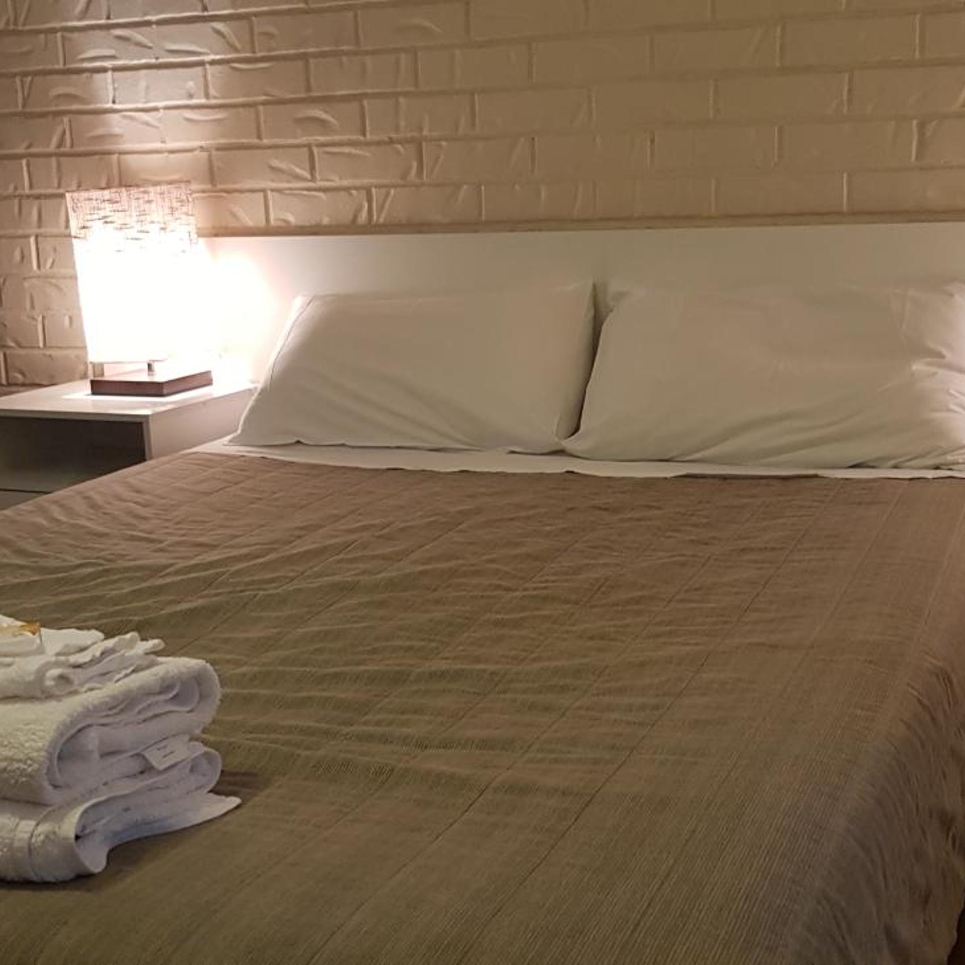 BONDI MOTEL 11/21