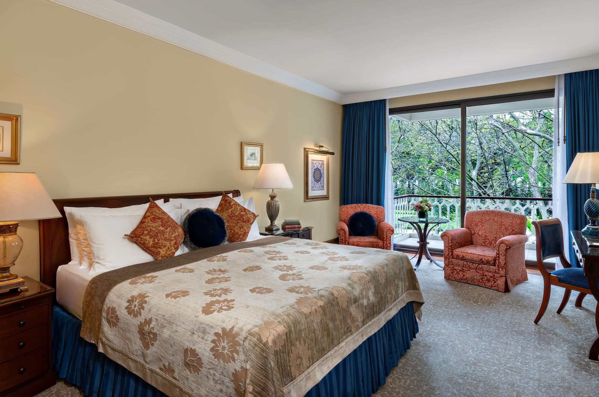 YILDIZ, KING BED