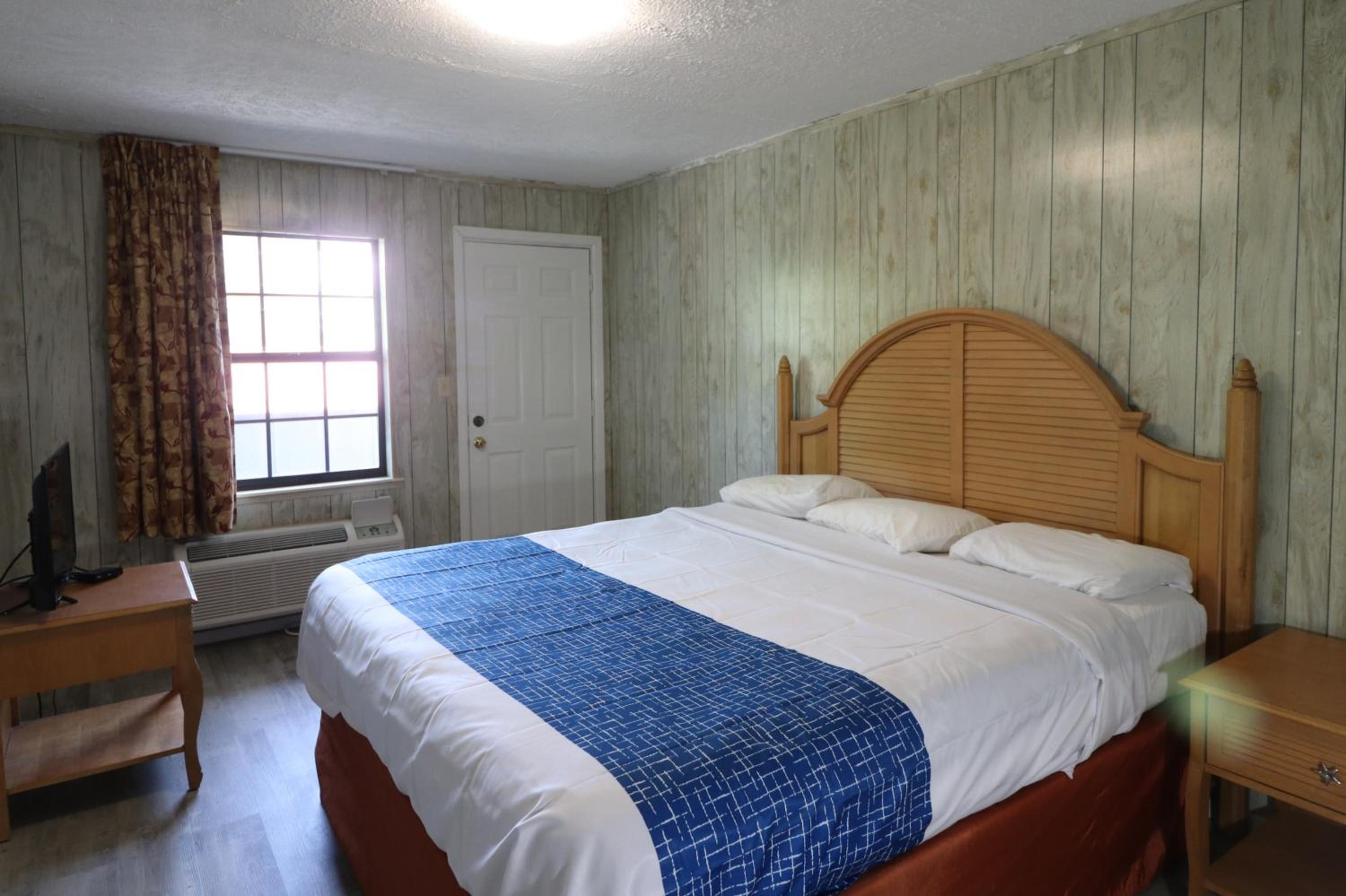 Bales Motel 12/26