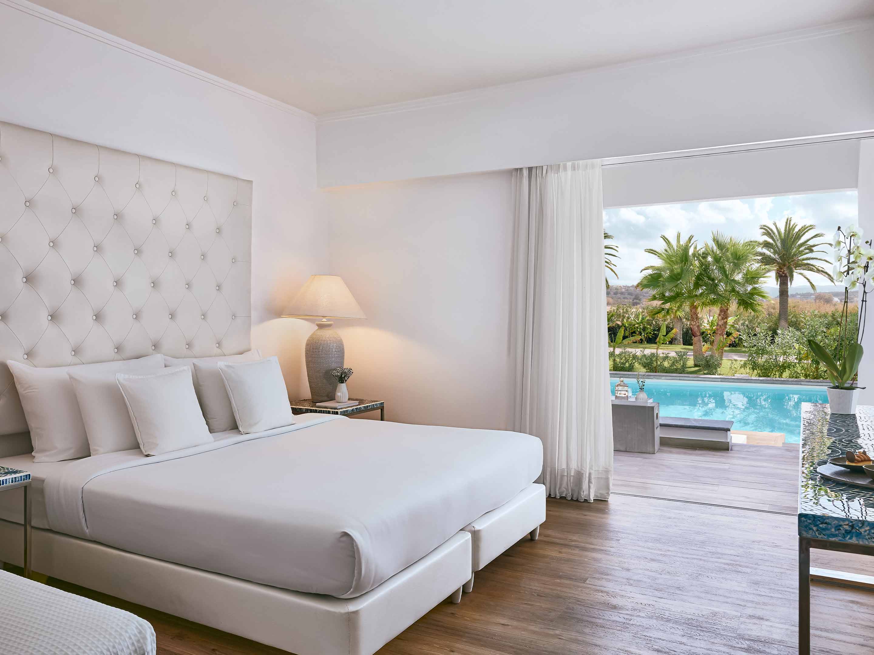 Room, Double or Twin Bed, Pool View