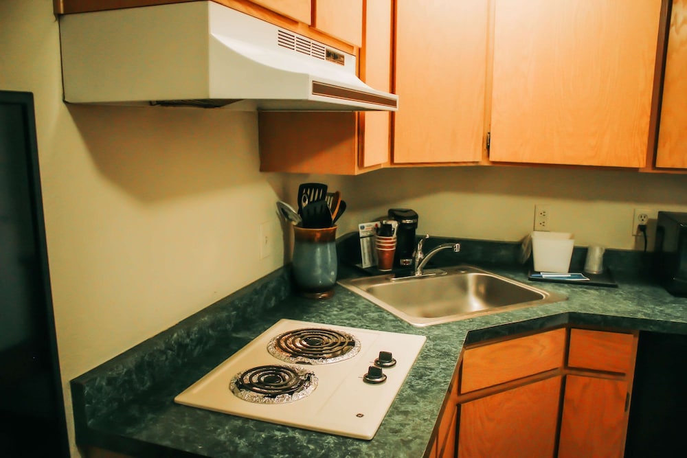 Rodeway Inn & Suites Lake Havasu City 15/26