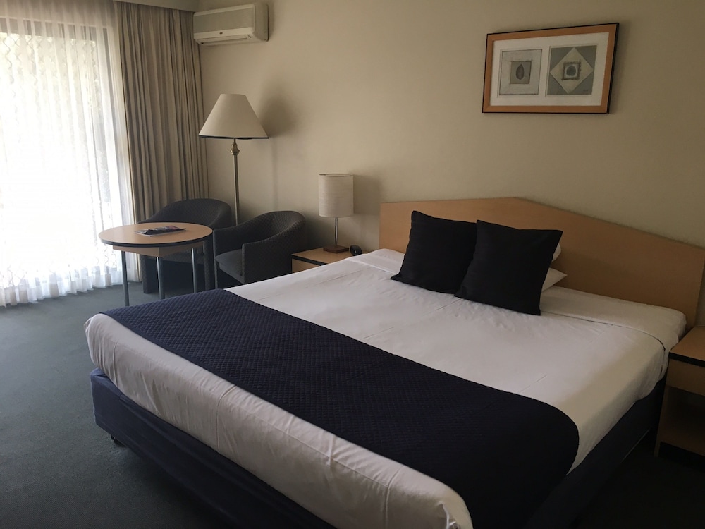 ST MARYS PARK VIEW MOTEL 17/34