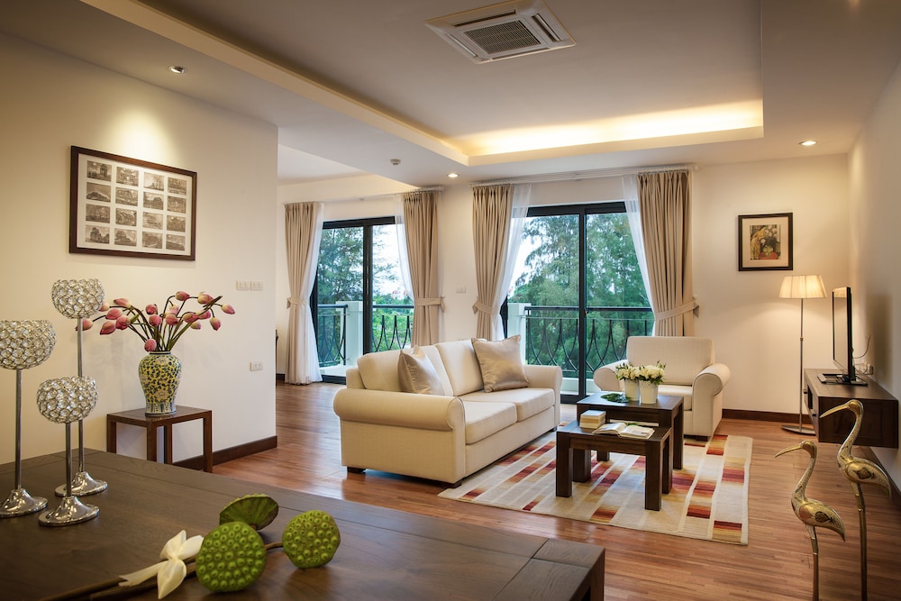 Elegant Suites Westlake 48/72