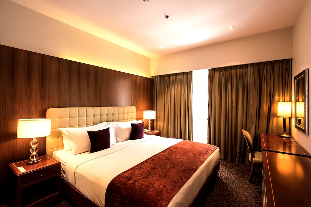 Oakwood Premier Prestige Ub City Bangaluru 14/55