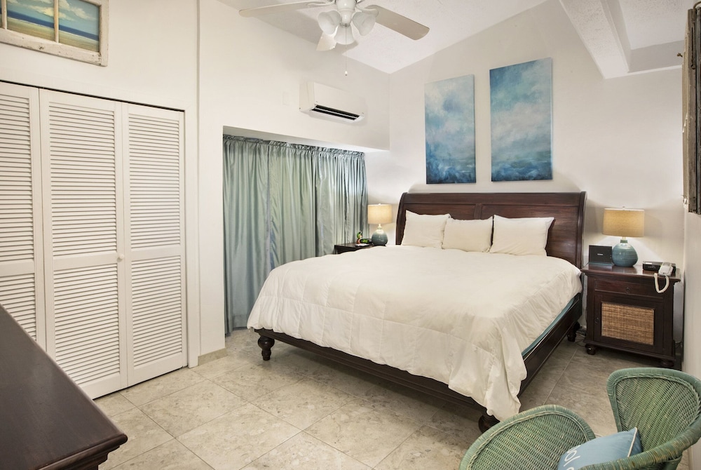 1 Bedroom, Condo, King Bed, Sofa, Hill Side