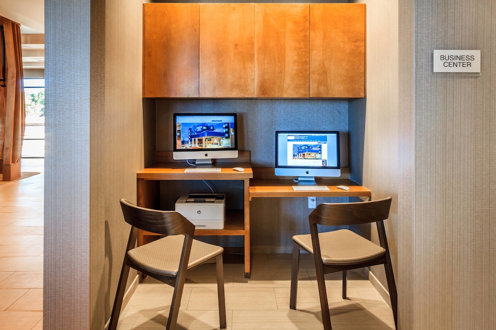 Springhill Suites By Marriott the Dunes On Monterey Bay 40/49
