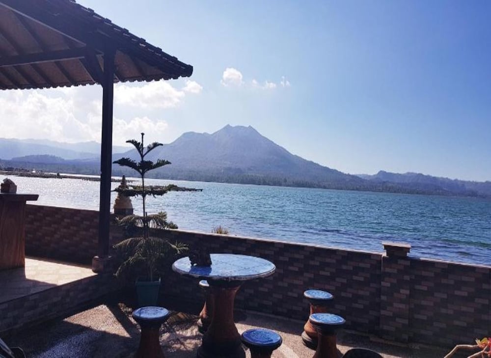Batur Green Lake by ZUZU 18/33