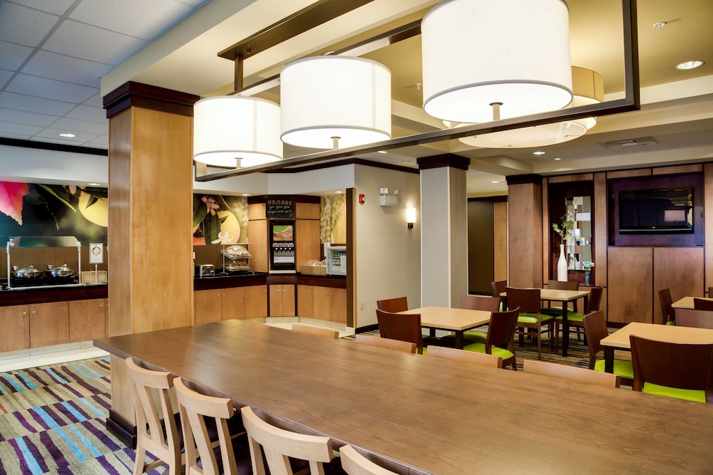 Fairfield Inn And Suites Lake City 34/50