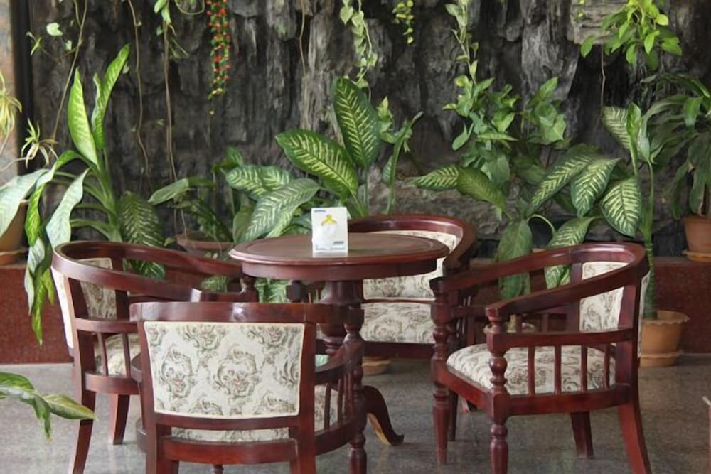 Sengtawan Riverside Hotel 14/23