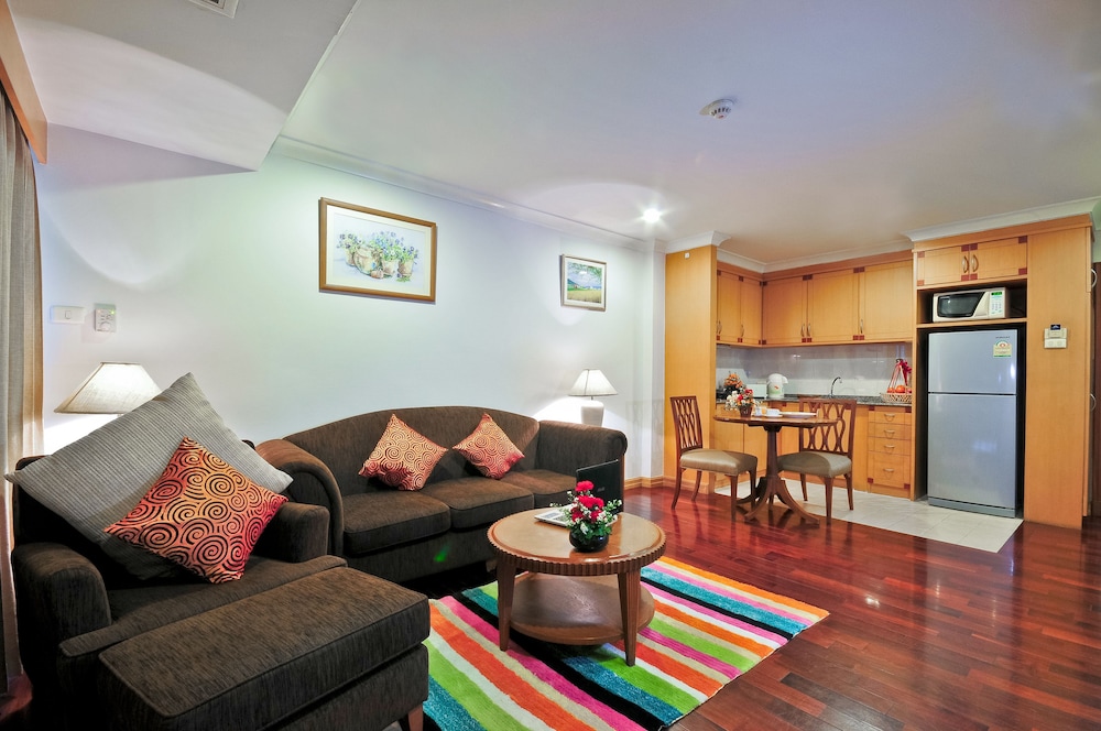 Admiral Suites Bangkok 25/50