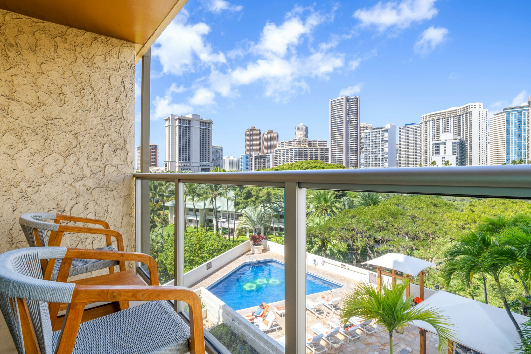 Luana Waikiki Hotel and Suites 19/50