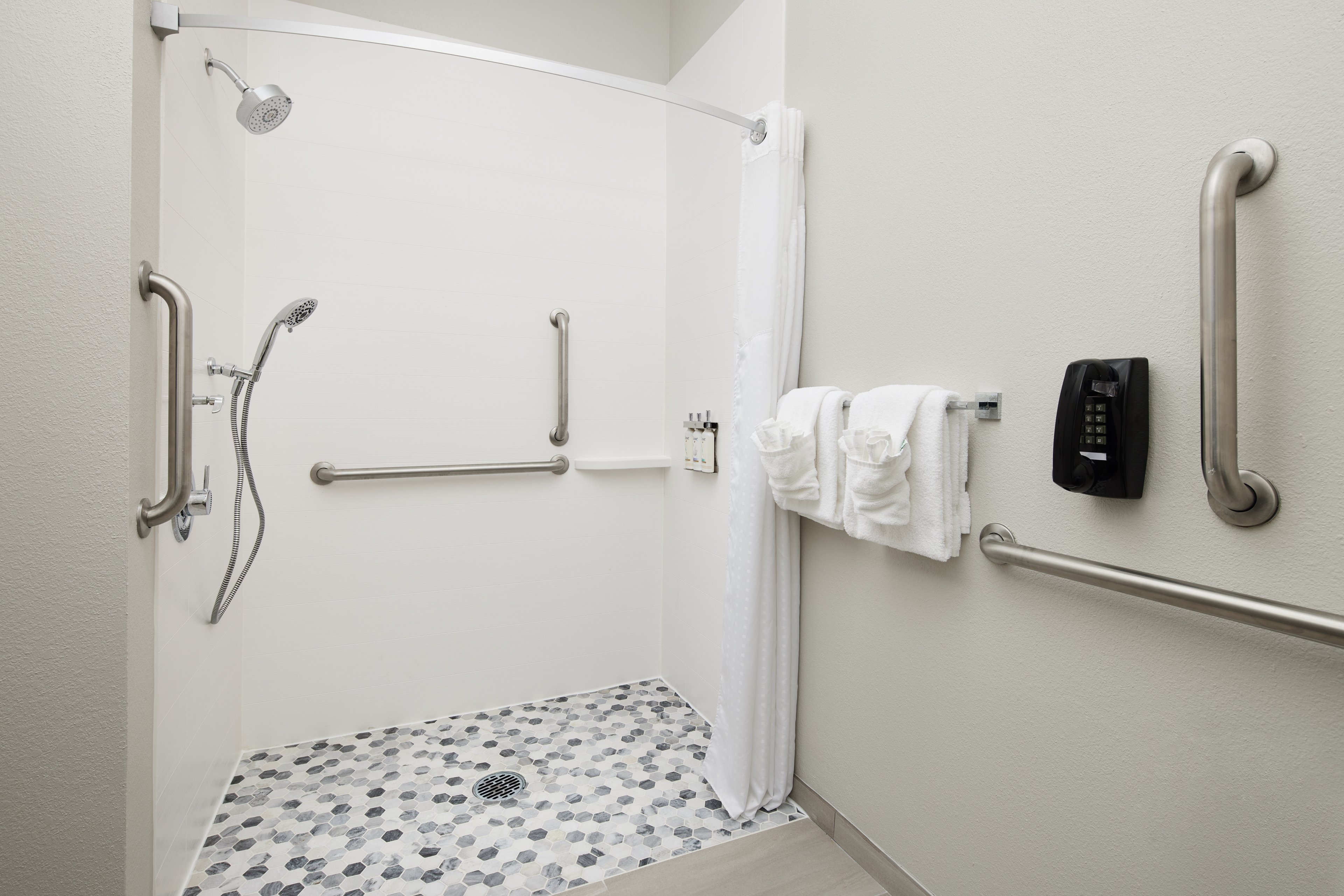 Holiday Inn Express Suites Wheeling 78/78