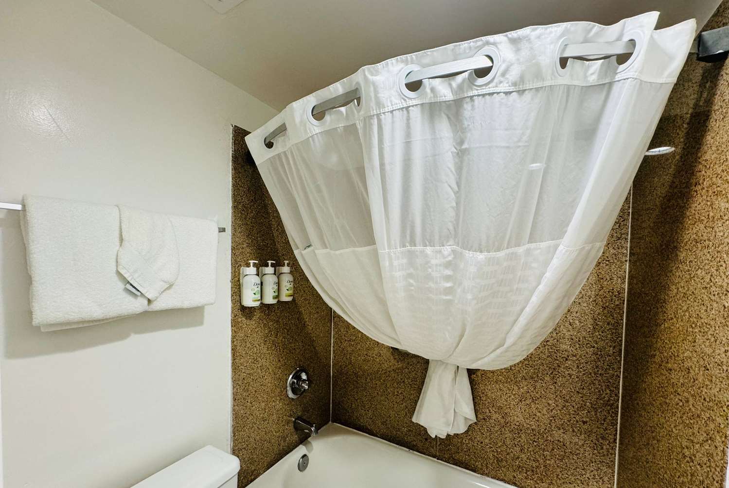 Ramada by Wyndham San Diego Airport 40/42