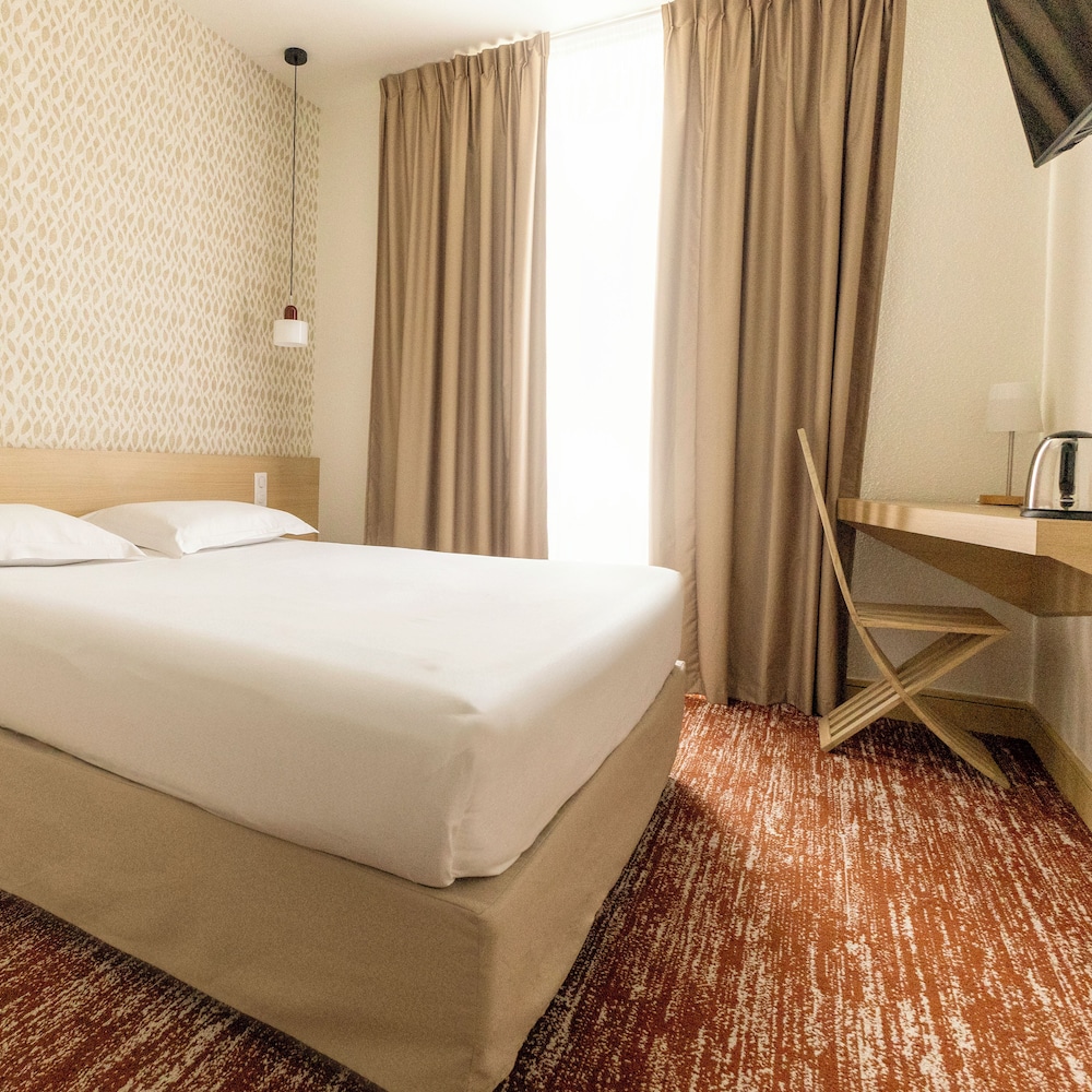 ROOM, DOUBLE BED, COURTYARD VIEW