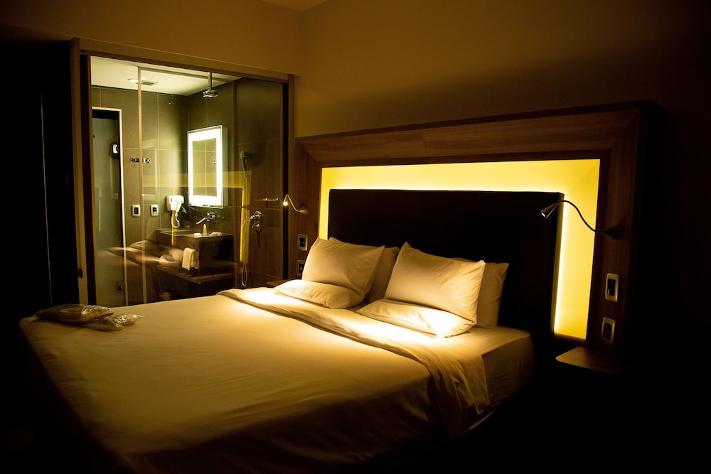 EXECUTIVE, APARTMENT, QUEEN BED