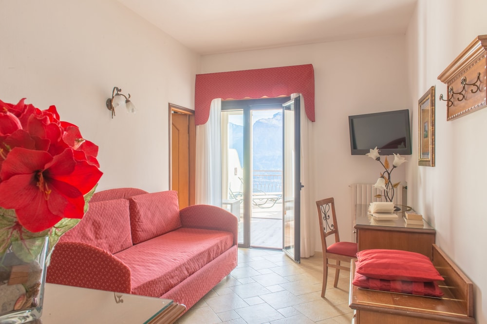 Village Hotel Lucia 28/50