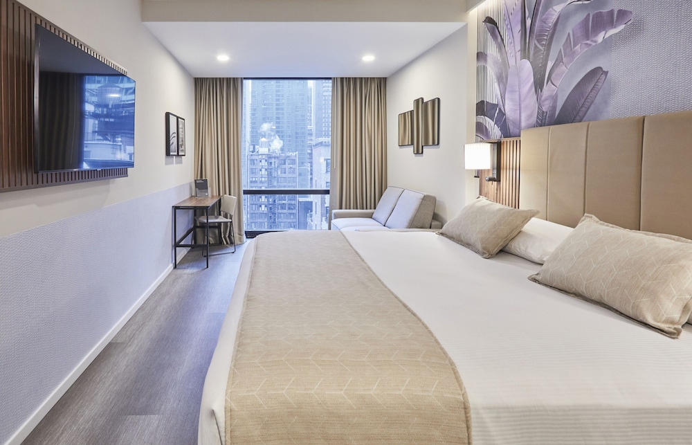 DELUXE, KING BED, SOFA