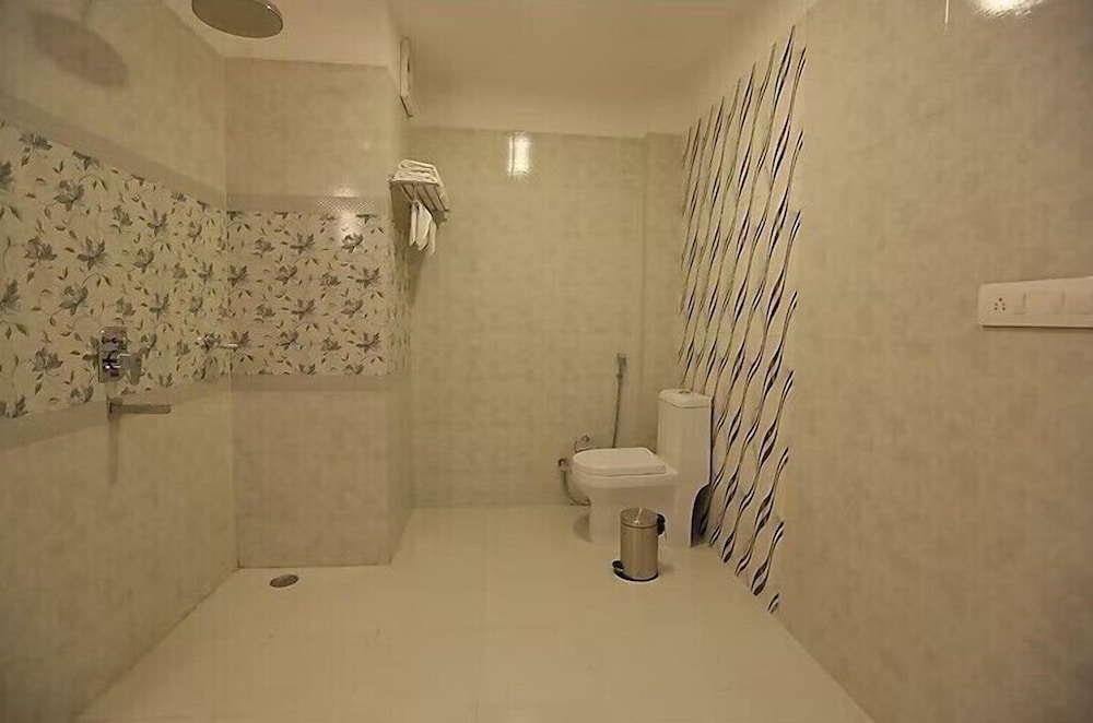 Regenta Central Mewargarh 42/43