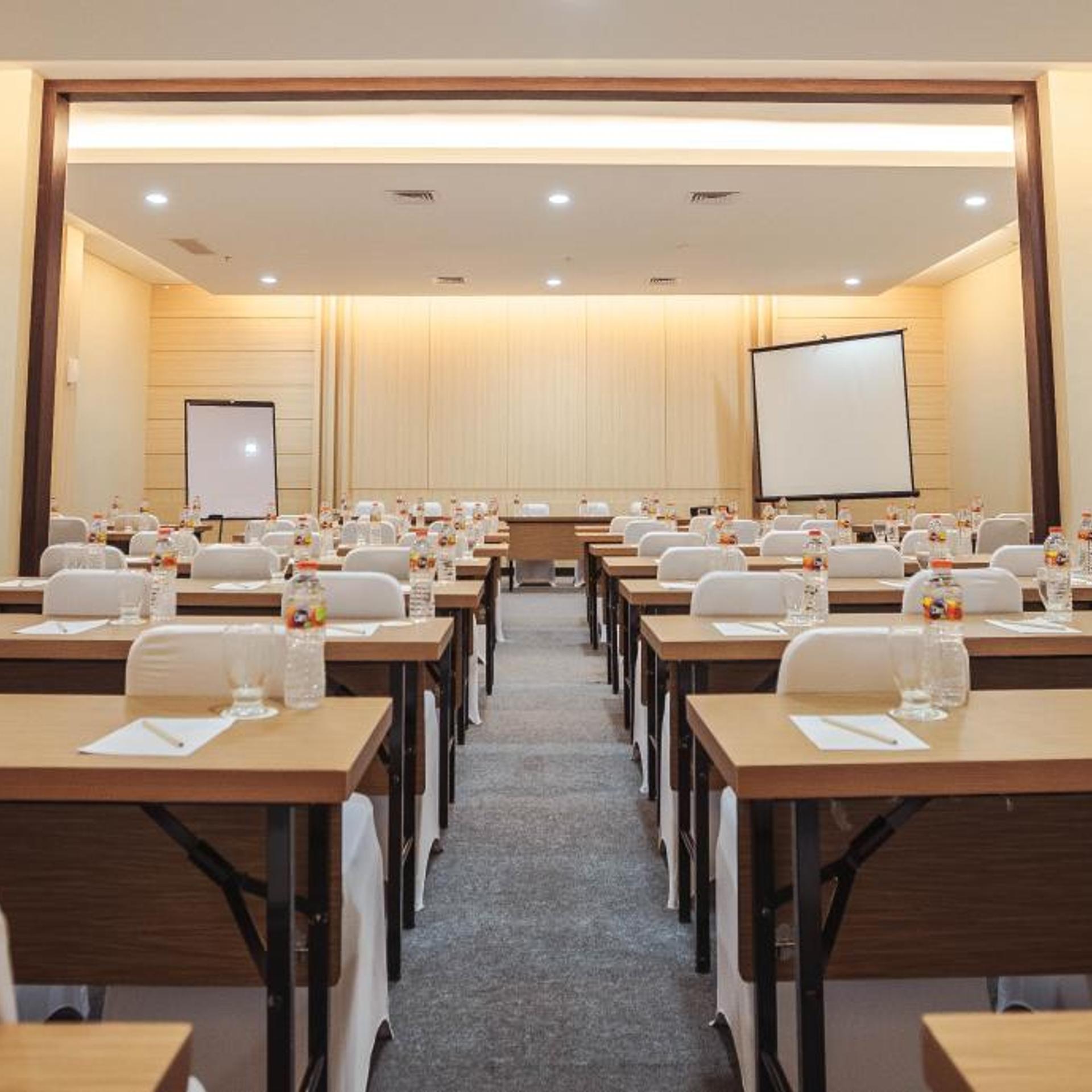 Whiz Prime Hotel Sudirman Makassar 30/35
