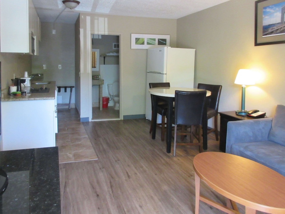 Quality Inn Wayne - Fairfield Area 24/36
