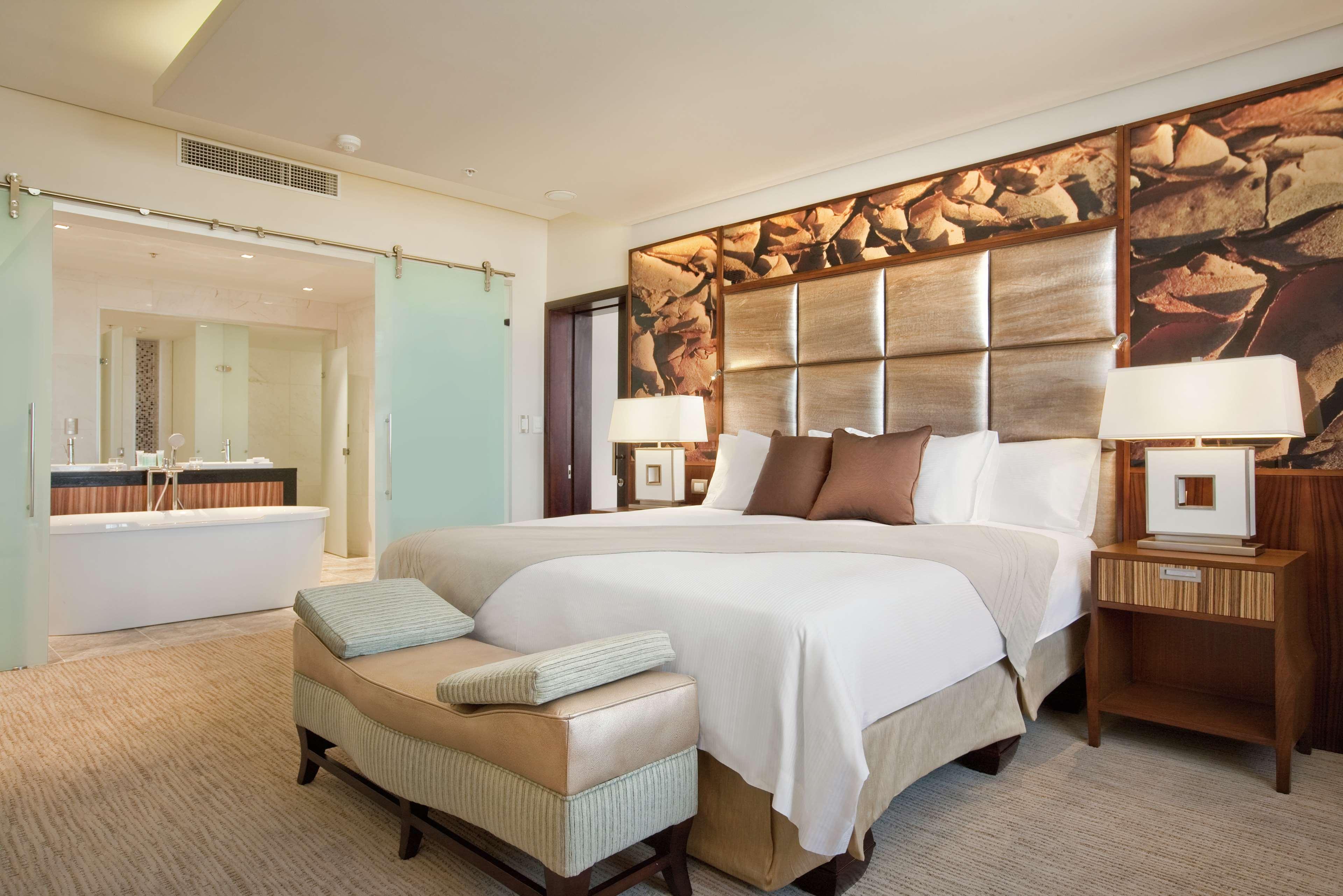 PRESIDENTIAL, SUITE, WITH VIEW, LIVING AREA