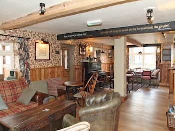 The White Lion Inn 38/48