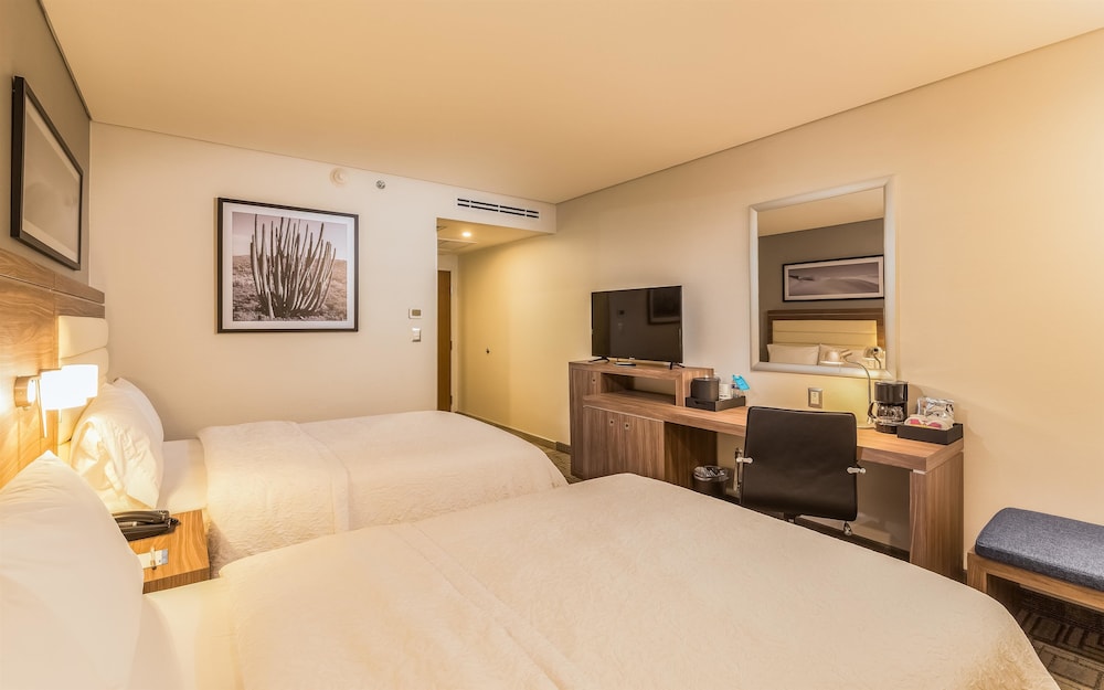 Hampton Inn by Hilton Tijuana 26/80