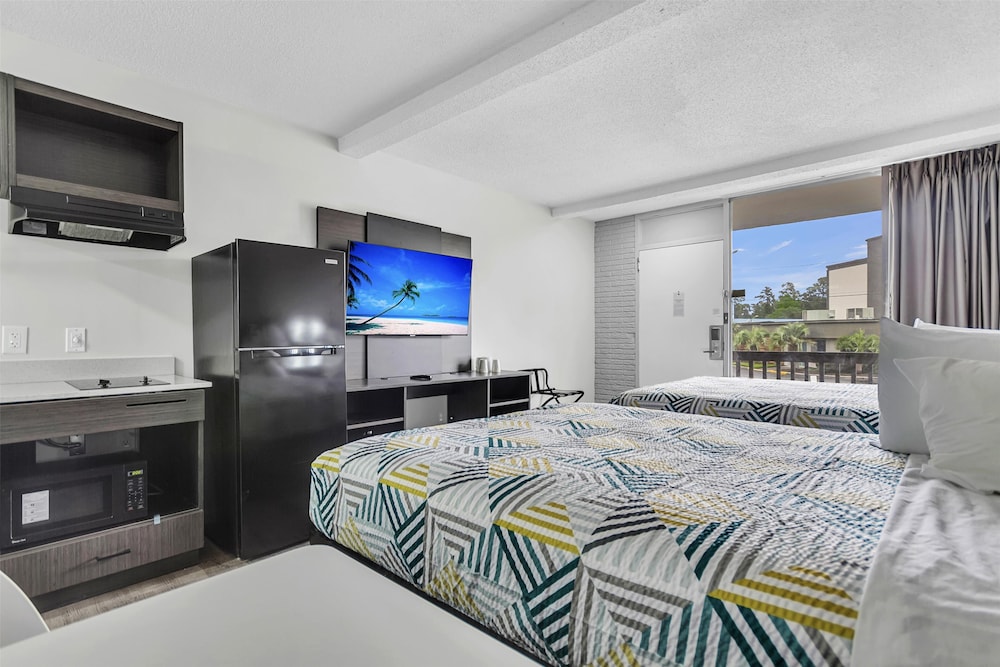 Studio 6 Extended Stay - Summerville, SC - Charleston 7/26