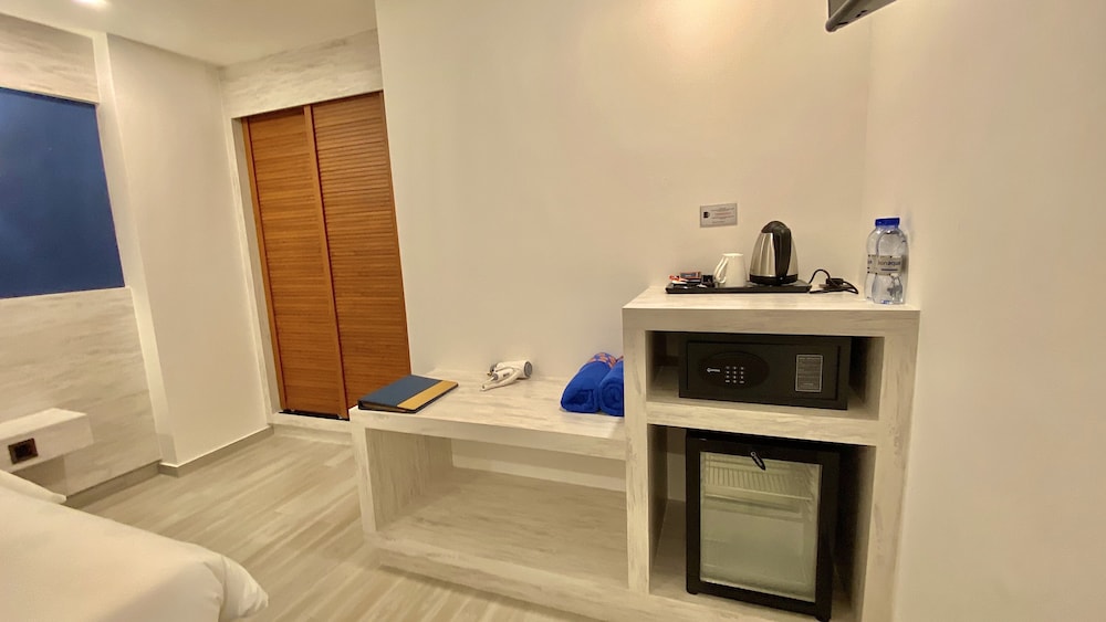 Standard, King Bed, Window Access، Kaani Palm Beach 4/5