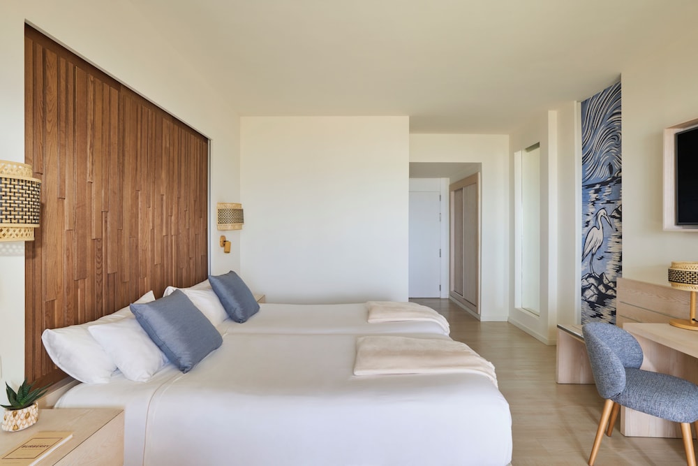 Room, Twin Beds, Sea View