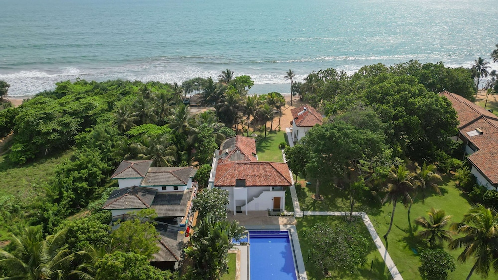 Hibiscus Beach Hotel Kalutara 40/50