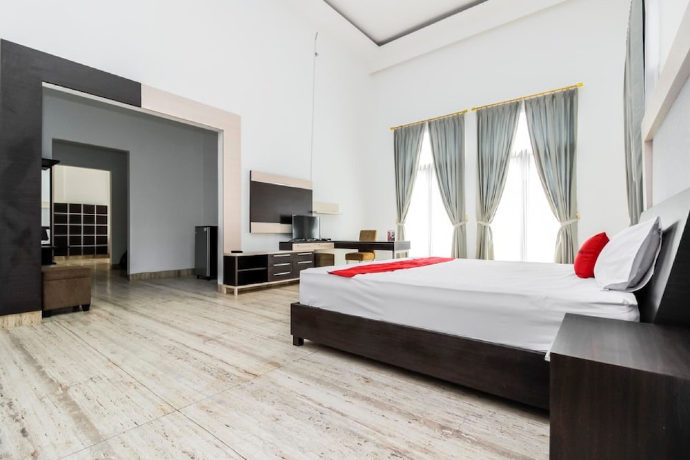 RedDoorz Premium @ Gandaria Jagakarsa 15/35
