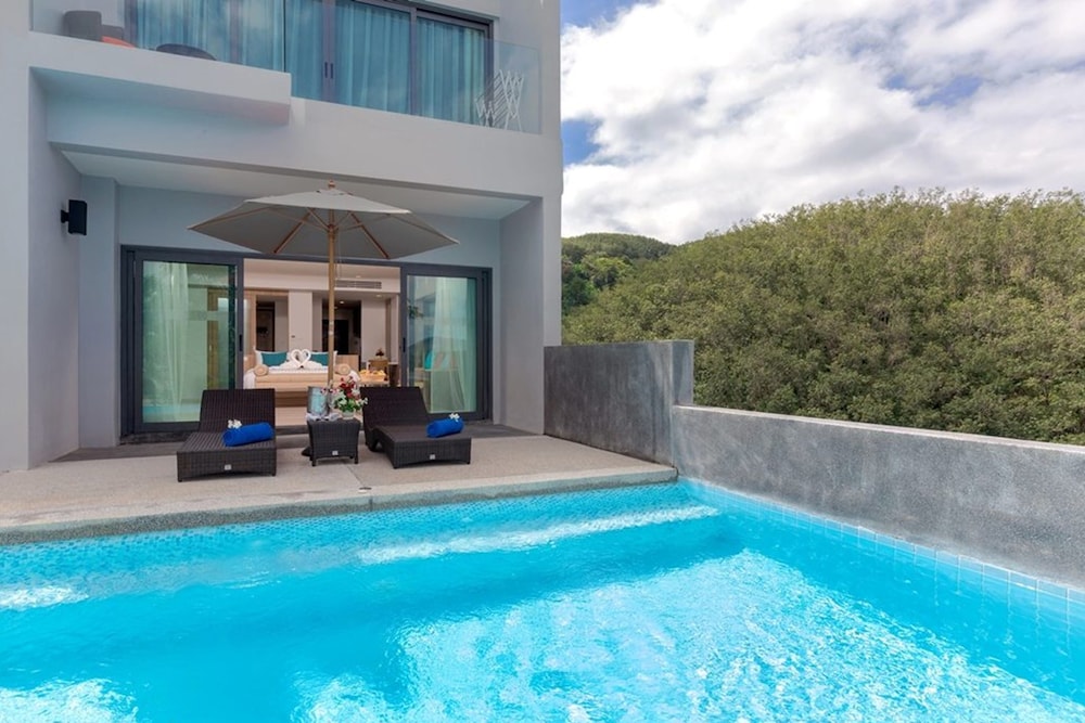 Patong Bay Hill Resort in PATONG BEACH