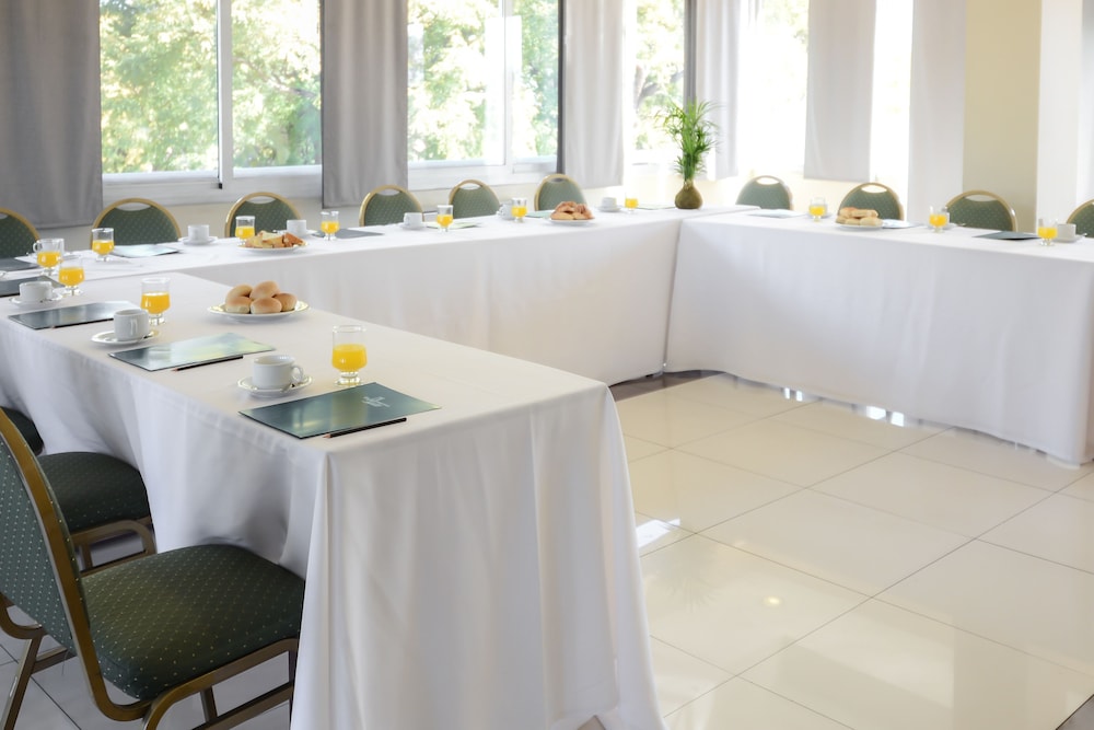 Portal Plaza Suites 43/50