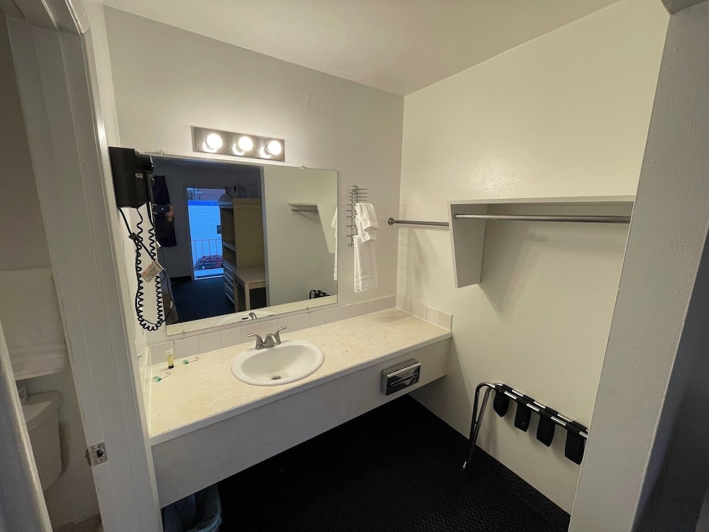 Travel Inn Lewiston 8/8
