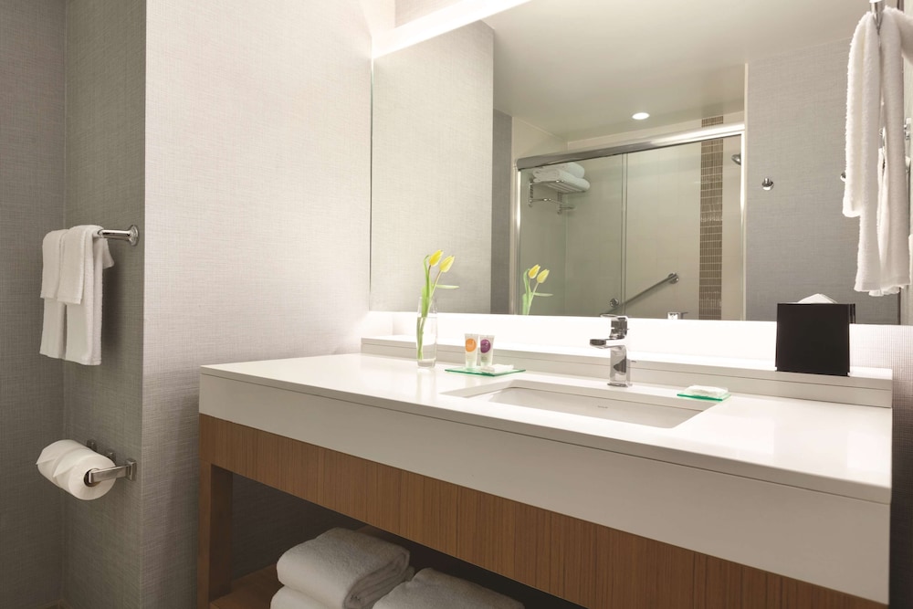 Hyatt Place At Anaheim Resort Convention Center 64/71
