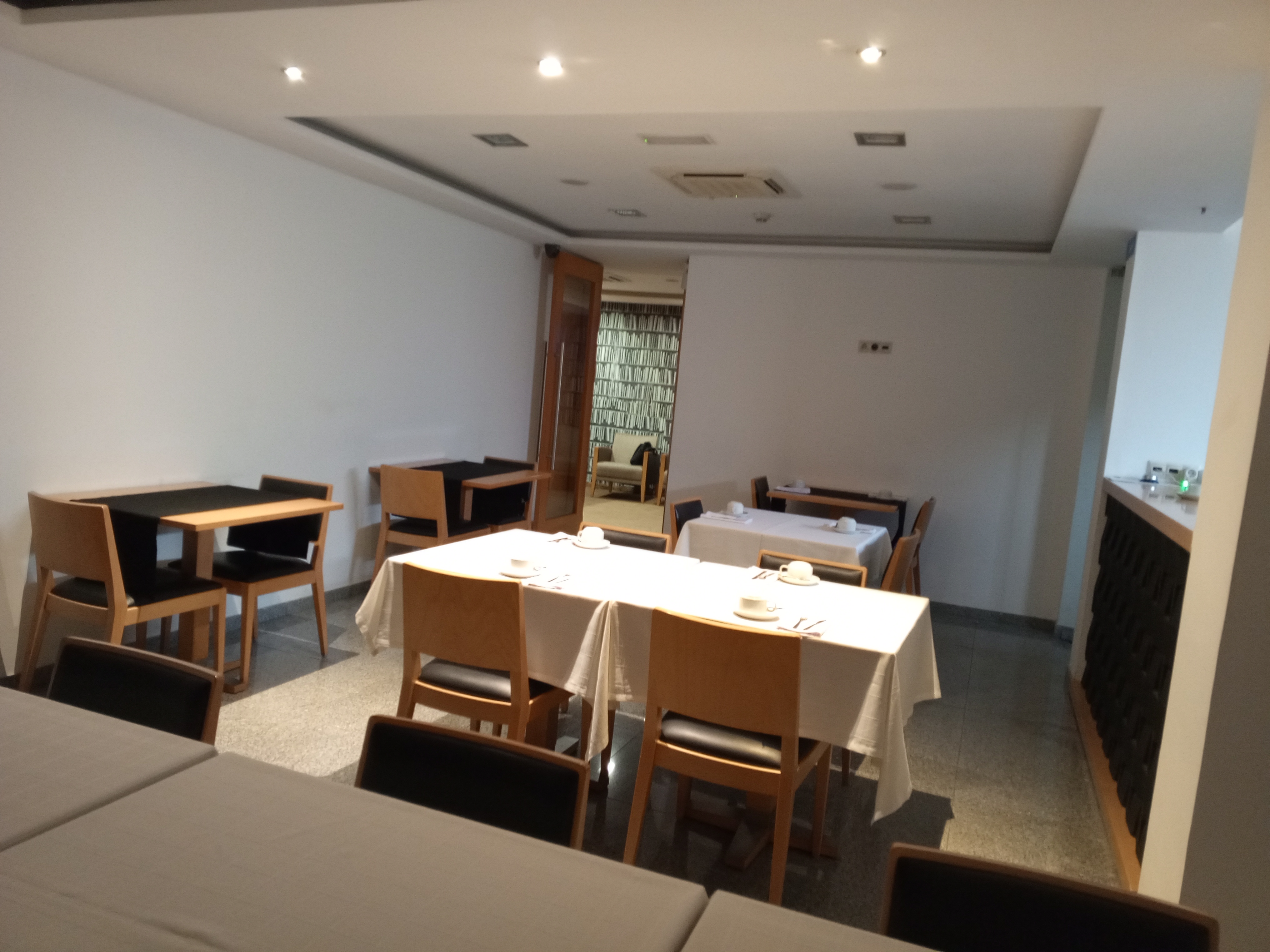 restaurant cafeteria