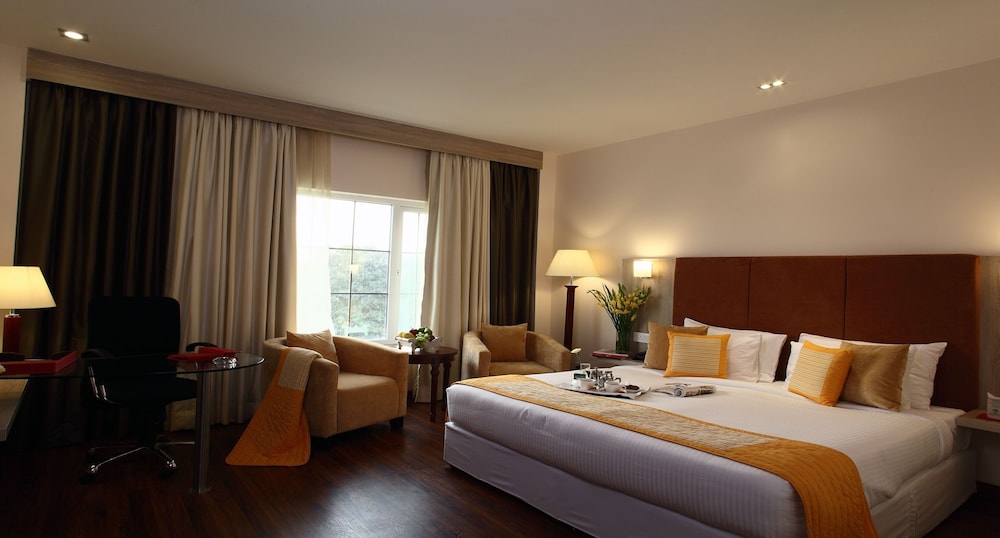 Nidhivan Sarovar Portico Vrindavan 18/58