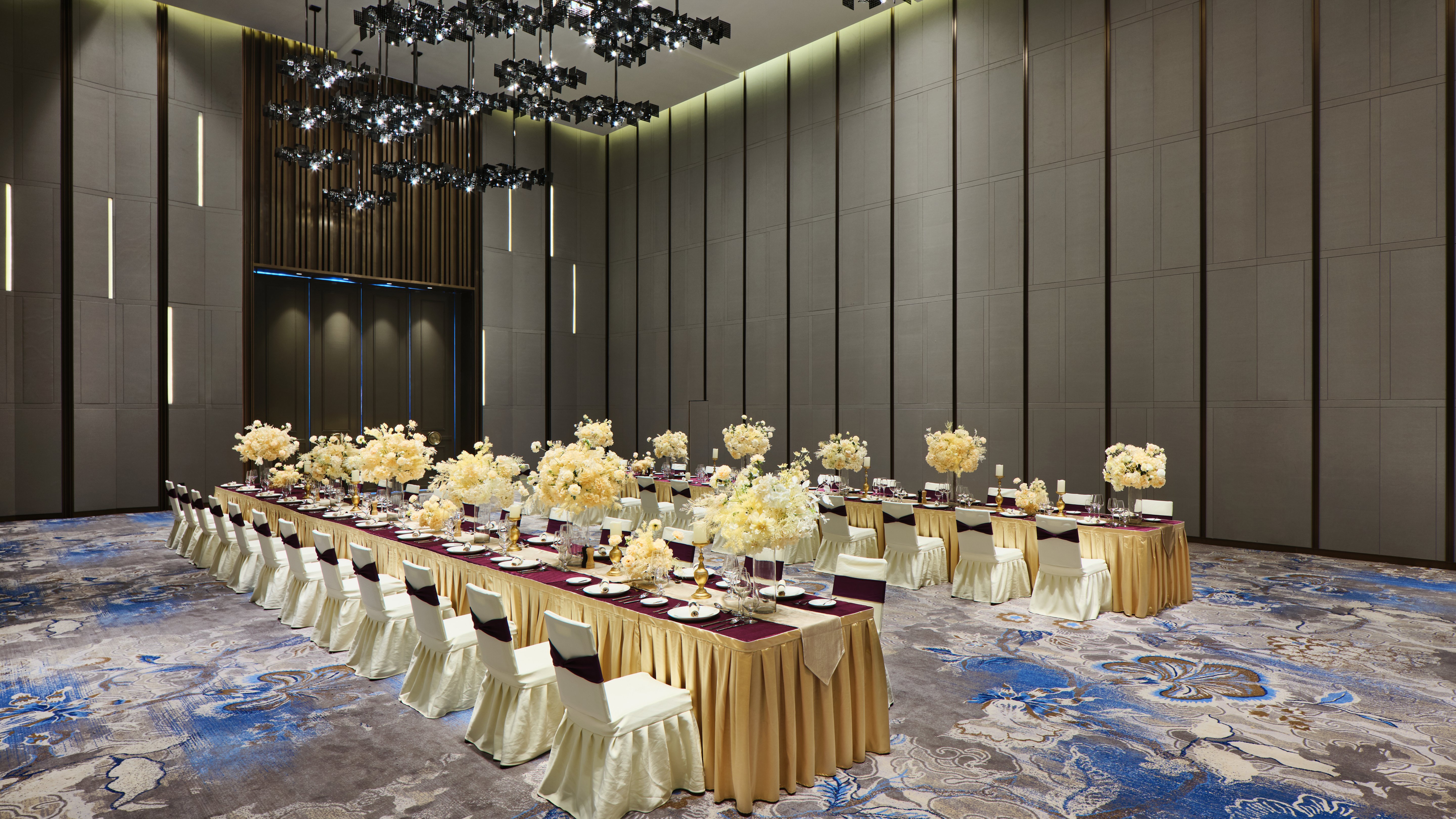 Crowne Plaza Wuhan Development Zone 41/82