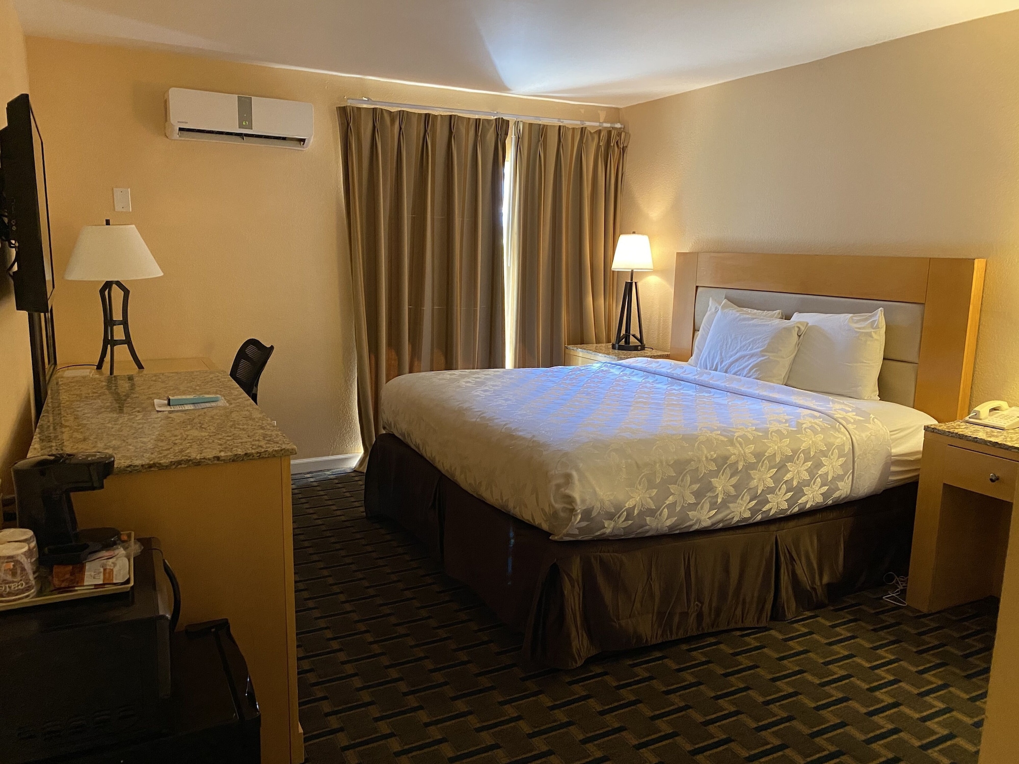 STANDARD, KING BED, KITCHENETTE, ACCESSIBLE